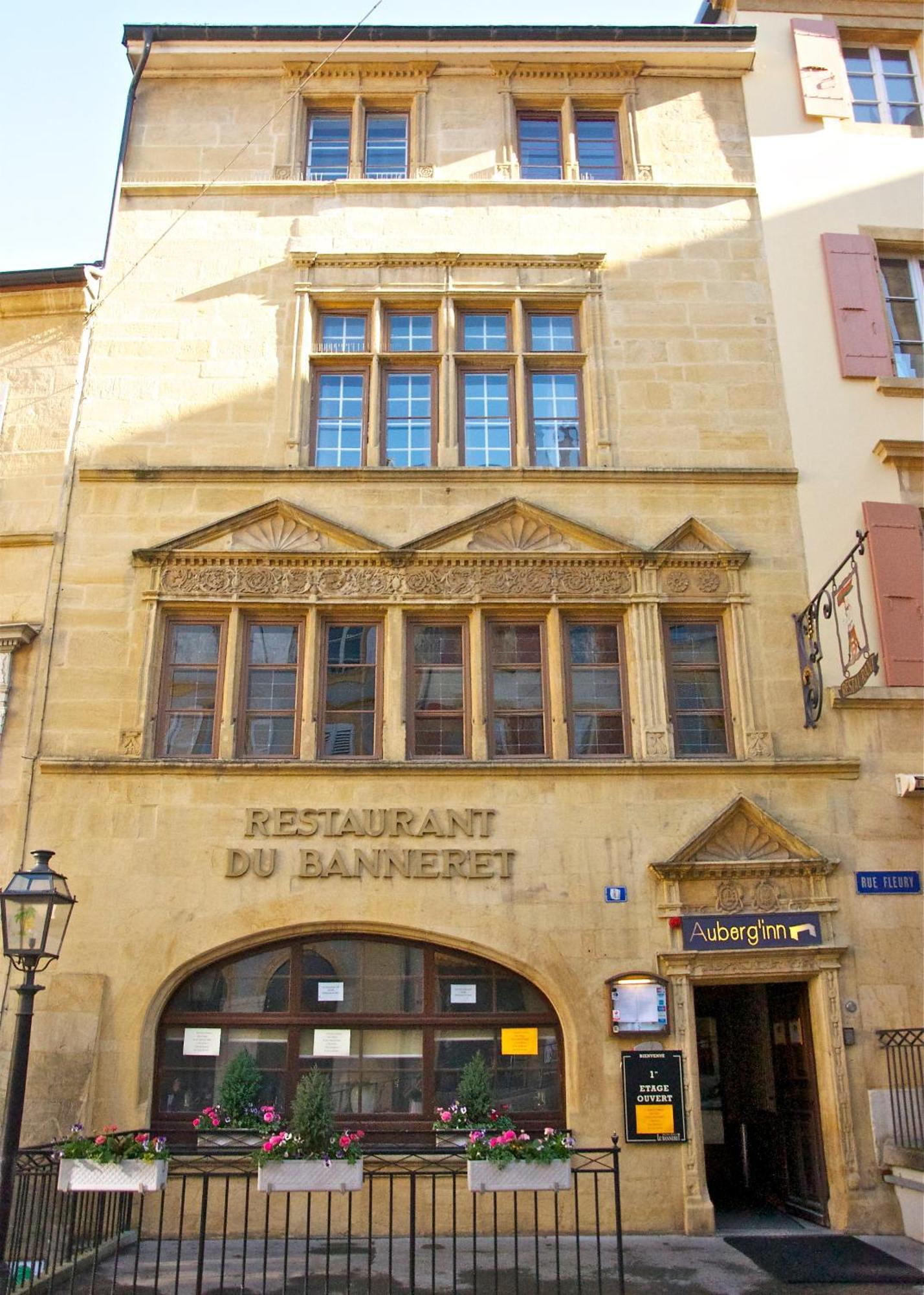 Aux Chambres Du Banneret Neuchatel Exterior photo
