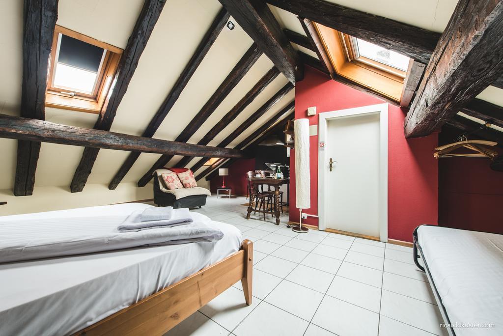 Aux Chambres Du Banneret Neuchatel Room photo